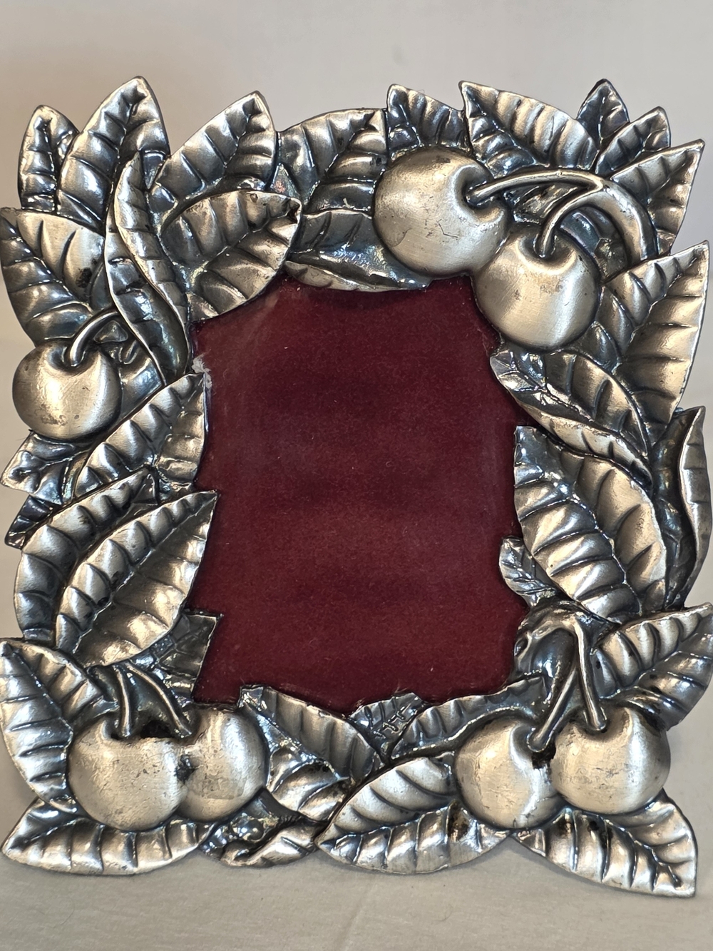 Heavy Vintage Silver-tone Cherry Leaf Frame 4x6 Metal Picture Frame Velvet Back